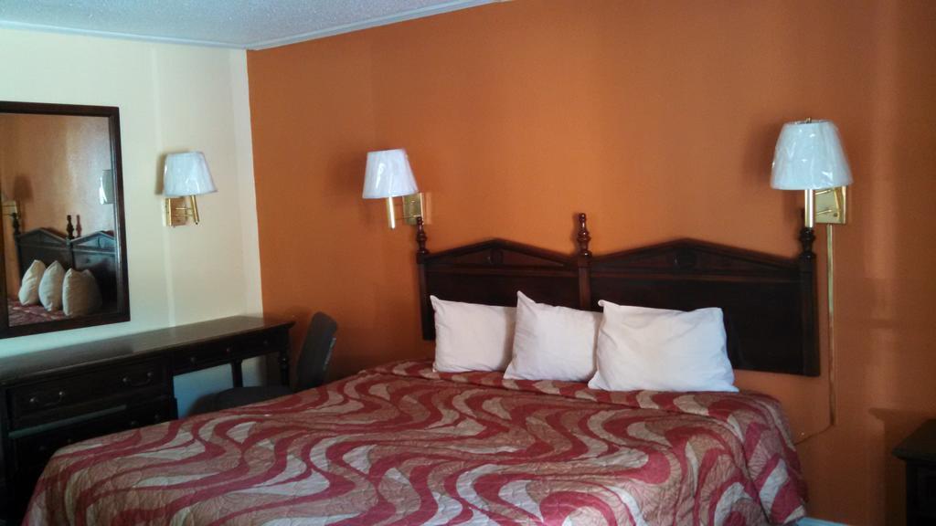 Mount Vernon Inn Sumter Bagian luar foto