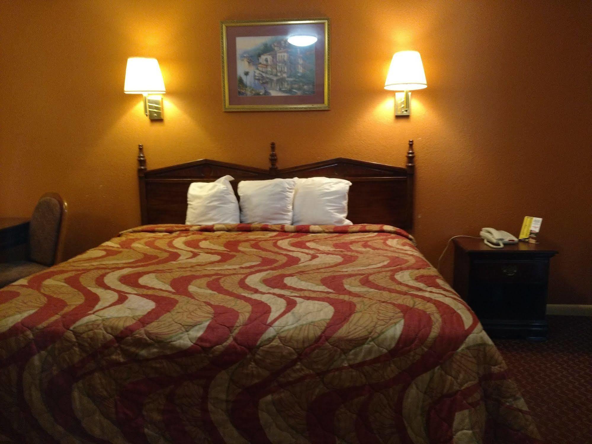 Mount Vernon Inn Sumter Bagian luar foto